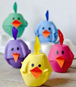 Activité enfants - Poussins en boîte d'oeufs
