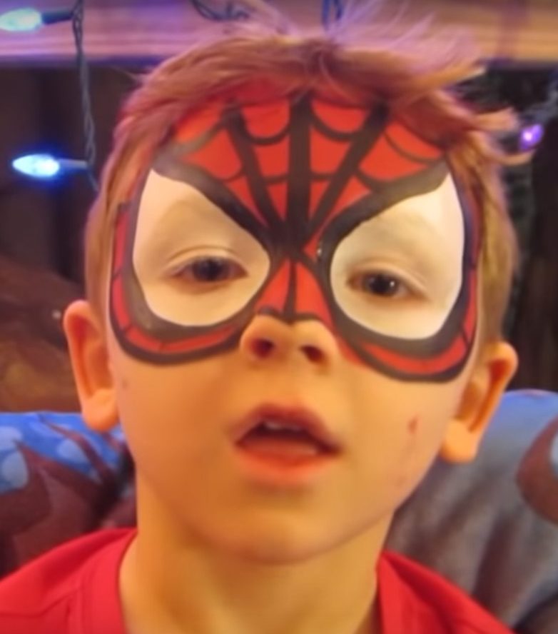 modele maquillage simple spiderman