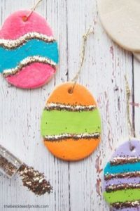 Activité enfants - Oeufs en pâte à sel pailletés